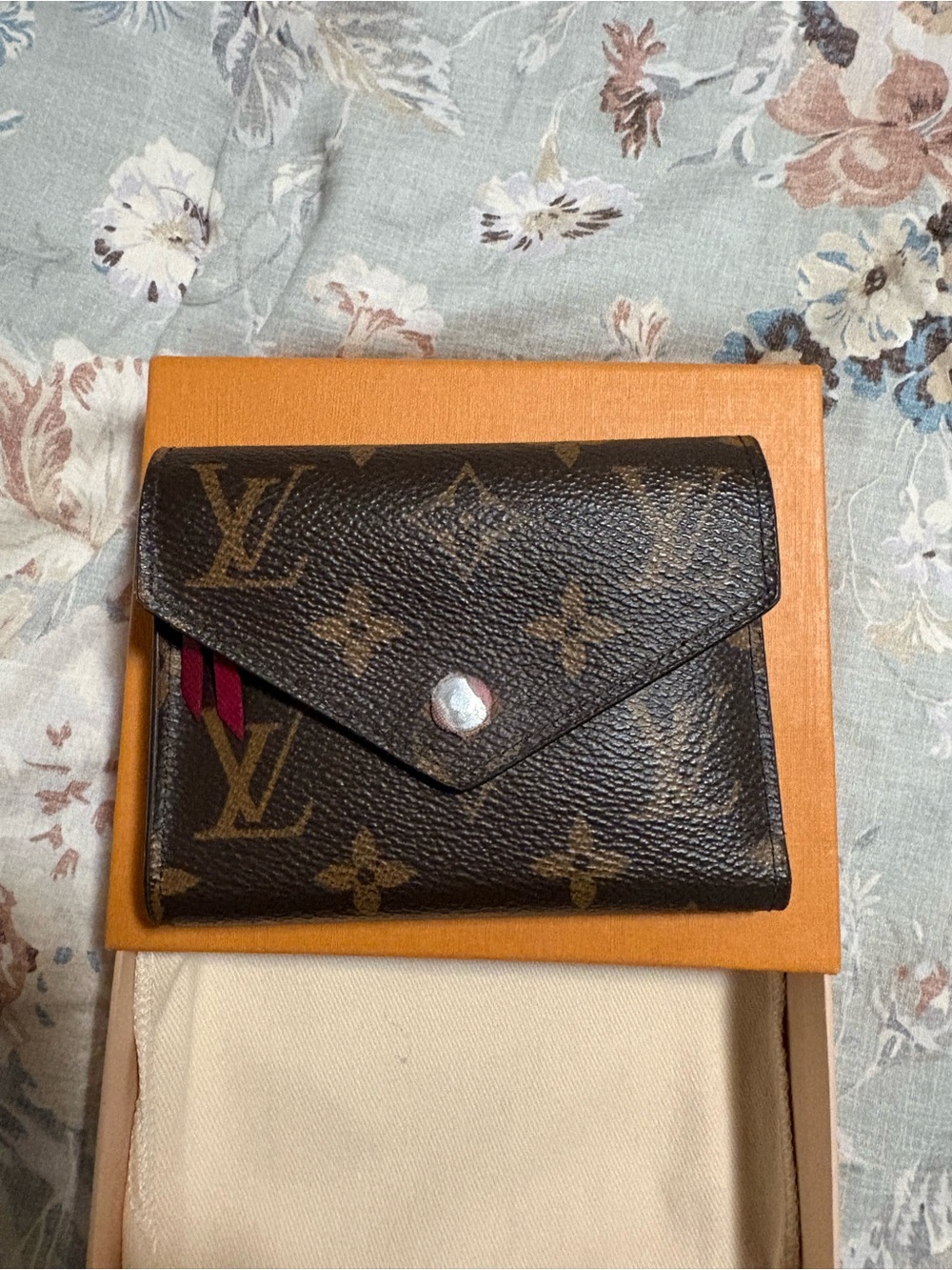 Authentic Louis Vuitton Monogram Victorine Envelope Wallet